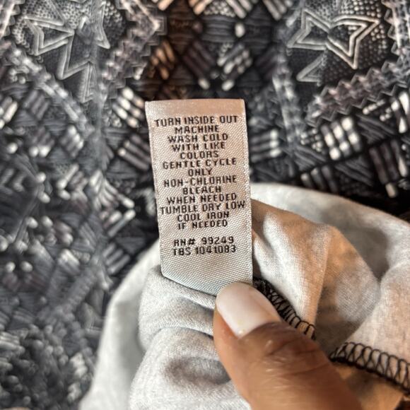 Catherines Womens 3/4 Sleeve Paisley Top Size 4X Black V Neck Fairy Grunge Boho - Picture 6 of 8